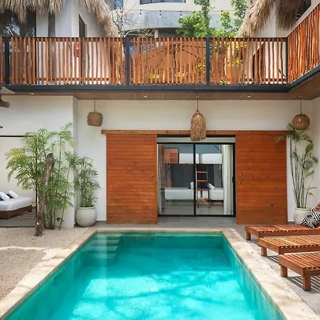 Grand 7Br Villa Jacuzzi Pool & Charming Patio
